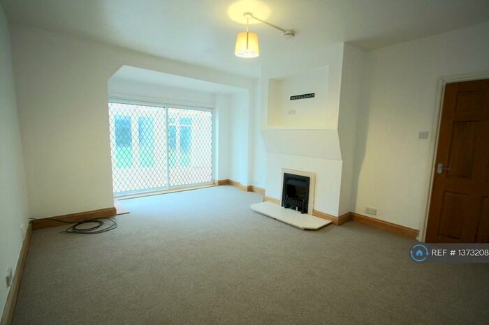 4 Bedroom Detached House To Rent In Eagle Lane, London, E11