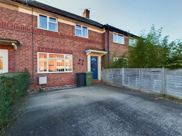 3 Bedroom Semi-Detached House To Rent In Beech Grove, Hereford, HR2