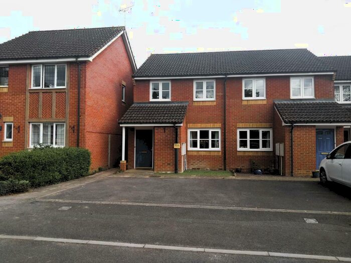 2 Bedroom End Of Terrace House To Rent In Sindlesham, Berkshire, RG41