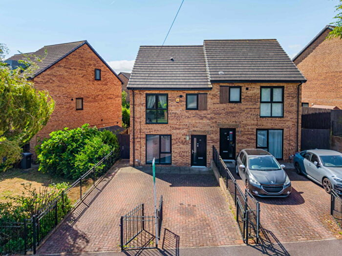 3 Bedroom Semi Detached House For Sale In Pearson Crescent, Wombwell, S73