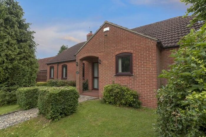 3 Bedroom Detached Bungalow For Sale In Holly Mount, Kneesall, Newark, NG22