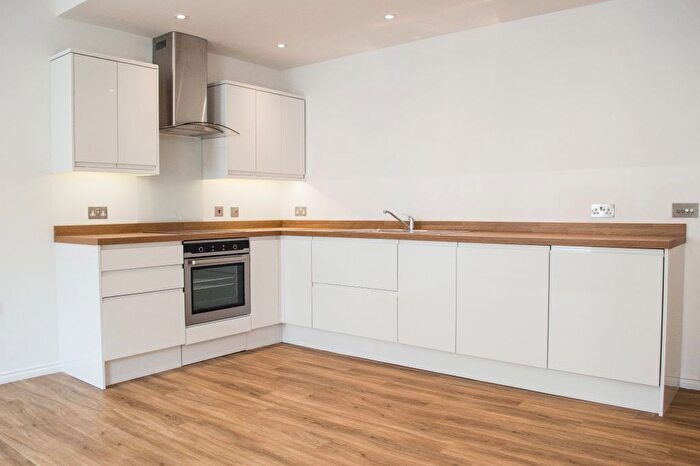 1 Bedroom Flat To Rent In Queens Lane, Maidenhead, SL6