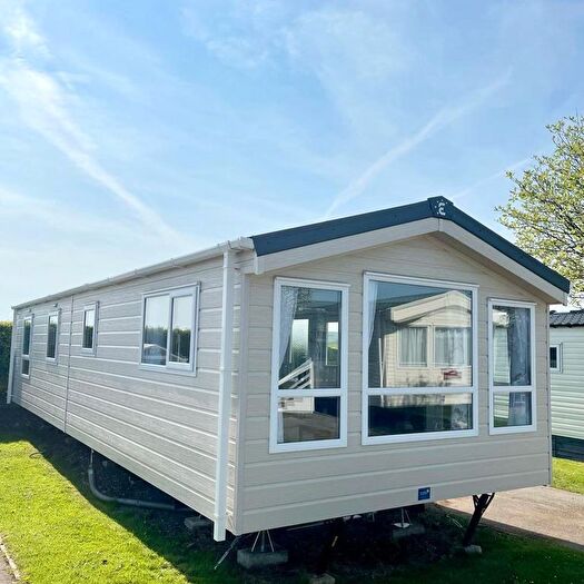 2 Bedroom Mobile/park Home For Sale In Hinderwell Lane, Runswick, Saltburn-By-The-Sea, TS13
