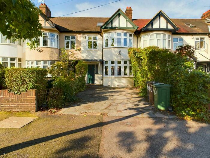 4 Bedroom House To Rent In Greenway Avenue, Walthamstow, London, E17