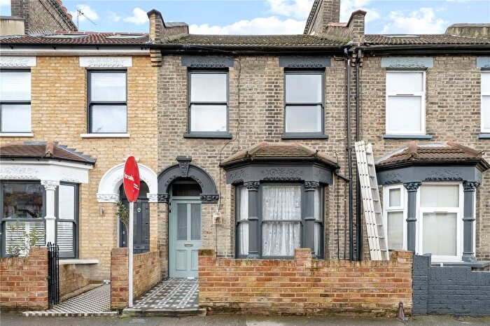 1 Bedroom Flat For Sale In Ringwood Road, Walthamstow, London, E17