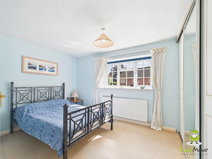 1 Bedroom Flat For Sale In Longacre Rise, Chineham, Basingstoke, Hampshire, RG24