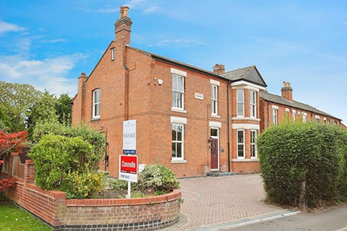 5 Bedroom Detached House For Sale In Heathcote Road, Whitnash, Leamington Spa, CV31