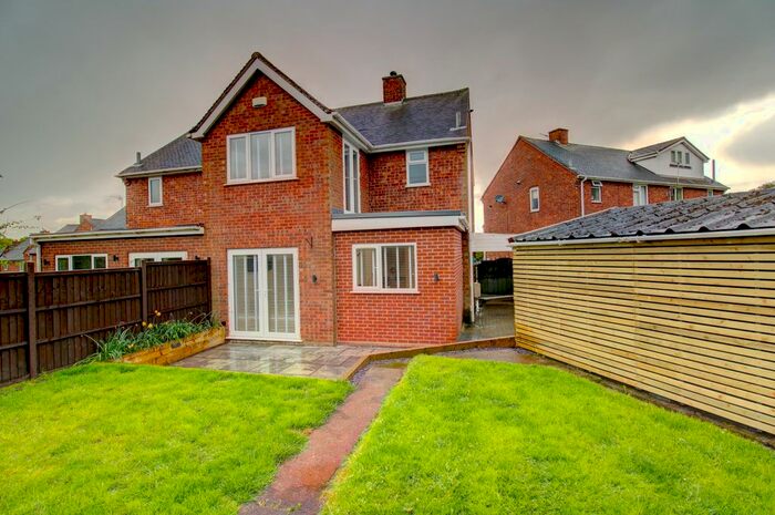 3 Bedroom Semi-Detached House For Sale In High Meadow, Rugeley, WS15