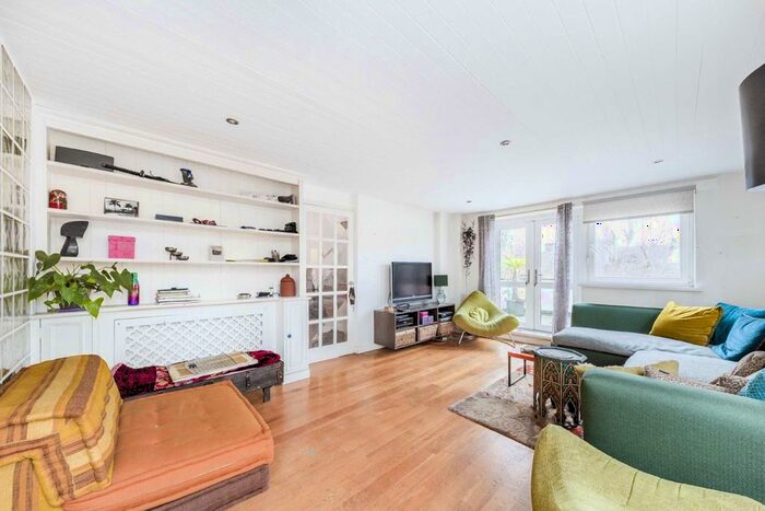 2 Bedroom Flat To Rent In Ericcson Close, London, SW18