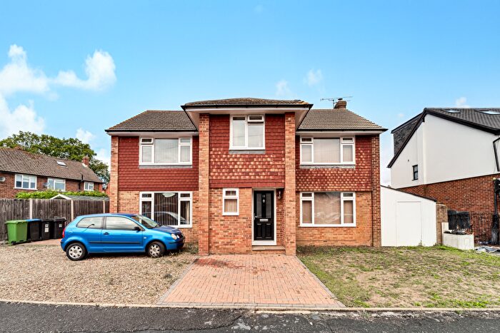 4 Bedroom Detached House For Sale In Spence Avenue, Byfleet, KT14