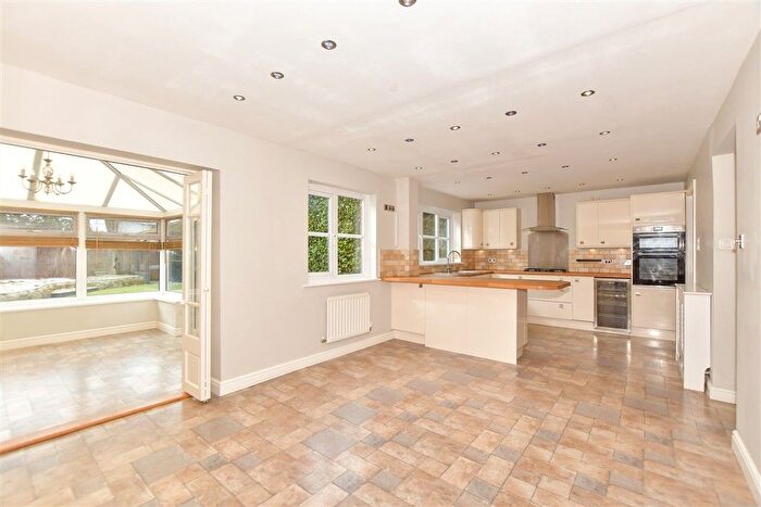 4 Bedroom Detached House For Sale In Nursery Gardens, Broadstairs, Kent, CT10