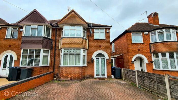 3 Bedroom House To Rent In Rissington Avenue, Birmingham, B29