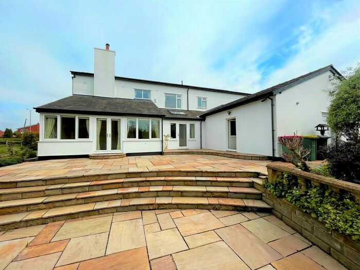 4 Bedroom Semi-Detached House To Rent In Garstang Road, Barton, PR3