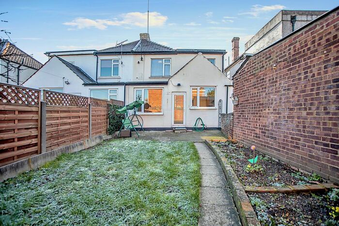 4 Bedroom Terraced House To Rent In The Brent, Dartford, Kent, DA1