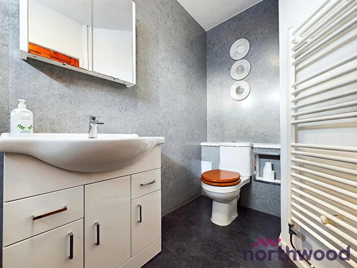 2 Bedroom Semi-Detached Bungalow For Sale In Kingsley Road, Haslington, CW1