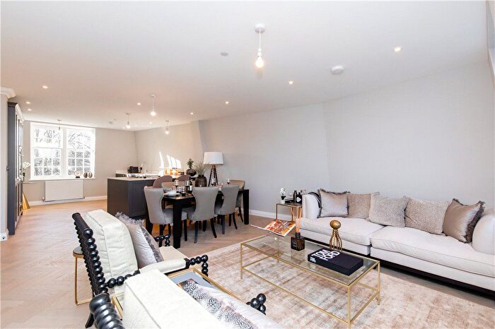 3 Bedroom Flat For Sale In Gibbard Mews, Wimbledon, SW19