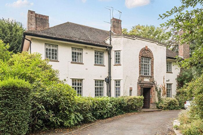 1 Bedroom Flat To Rent In North Drive, Streatham Park, London, SW16