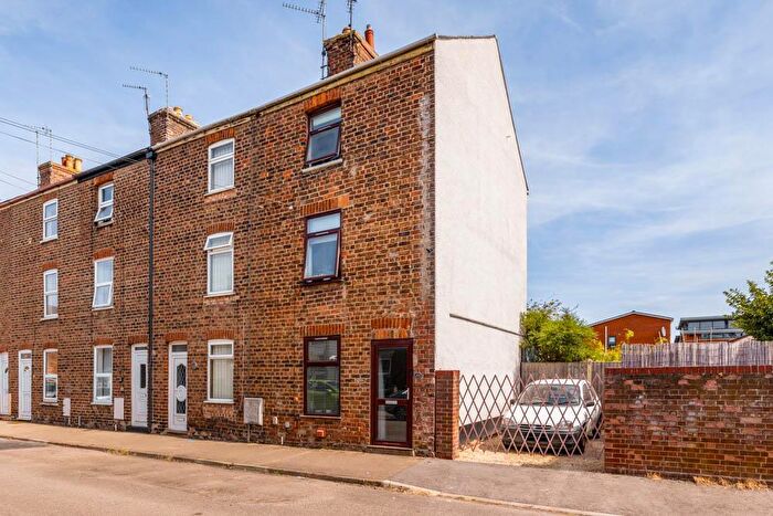 3 Bedroom End Of Terrace House For Sale In Cross Street, Spalding, PE11