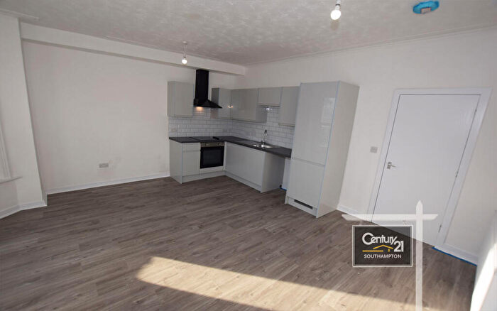 2 Bedroom Flat To Rent In |Ref: |, Tennyson Road, Southampton, SO17