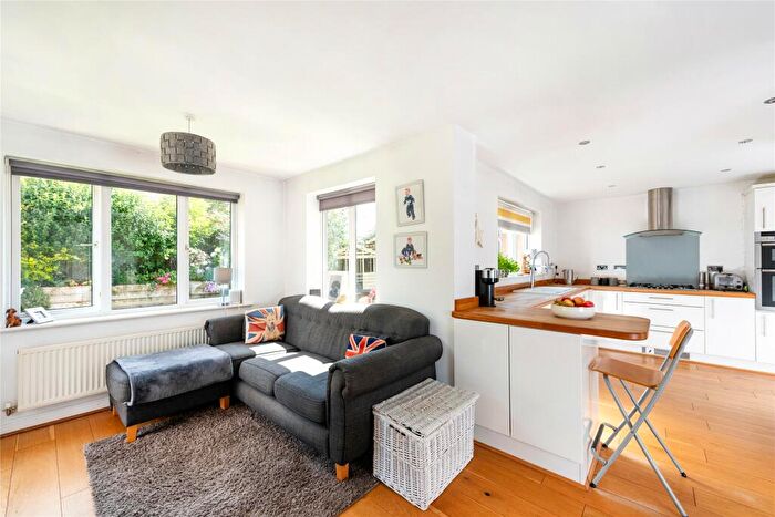 4 Bedroom Detached House For Sale In Gladiator Close, Wootton, Northampton, Northamptonshire, NN4