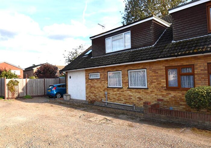 4 Bedroom Chalet For Sale In Nansen Avenue, Rochford, SS4
