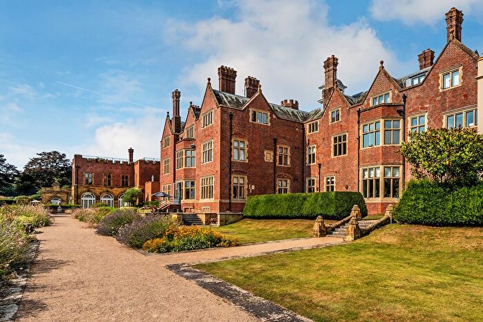 2 Bedroom Flat For Sale In Penshurst Road, Penshurst, Tonbridge, TN11