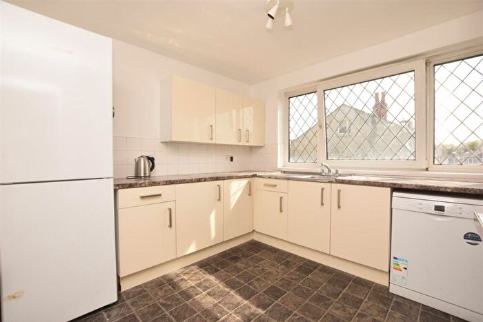 3 Bedroom Semi-Detached House To Rent In Warminster Road, Bristol, BS2