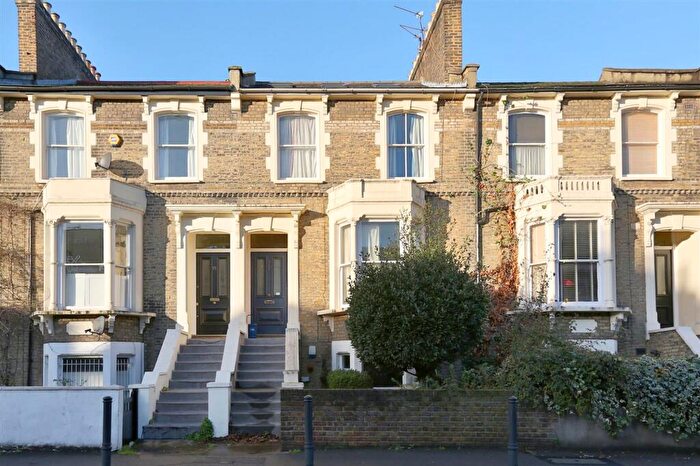 2 Bedroom Flat To Rent In Albion Road, London, N16