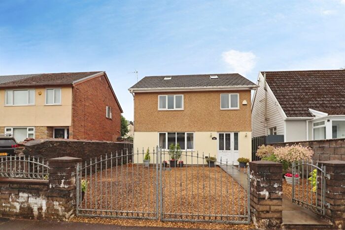 3 Bedroom Detached House For Sale In Francis Street, Tonyrefail, Porth, CF39