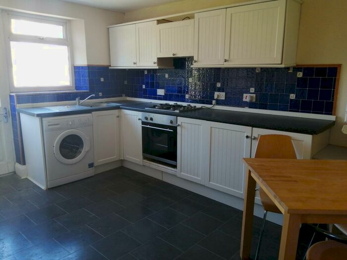 4 Bedroom Maisonette To Rent In Eaton Crescent, Uplands, Swansea, SA1