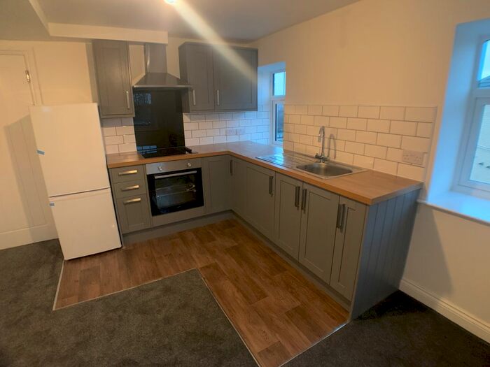 2 Bedroom Flat To Rent In Woodlands Village, Sandal, Wakefield, WF1