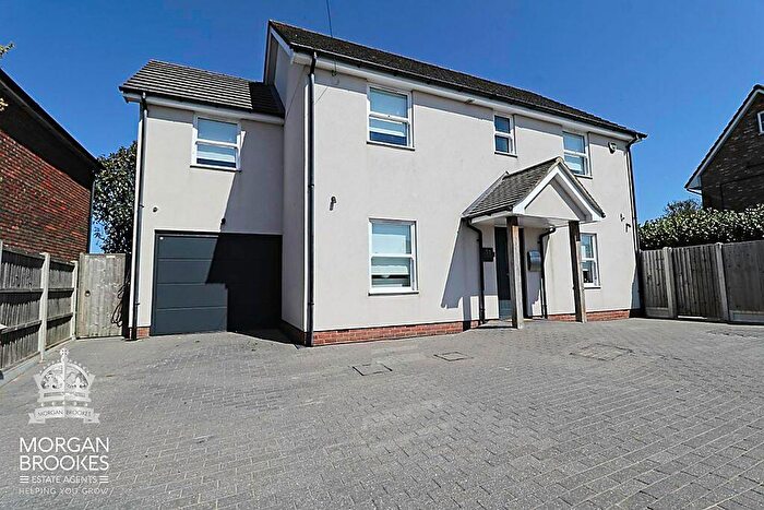 4 Bedroom Detached House For Sale In Daws Heath Road, Thundersley, SS7