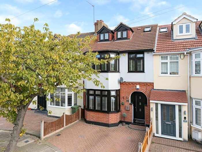 4 Bedroom Terraced House For Sale In Heather Glen, Romford, RM1