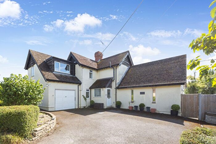 4 Bedroom Detached House To Rent In Bay Road, Gillingham, Dorset, SP8