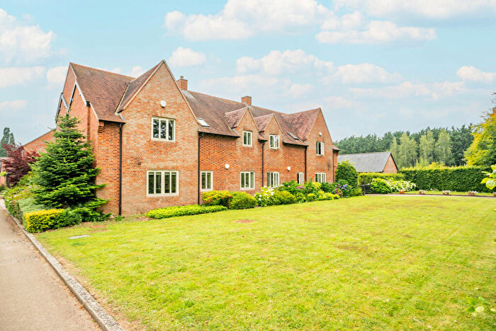 2 Bedroom Apartment For Sale In Geescroft Walk, Harpenden, Hertfordshire, AL5