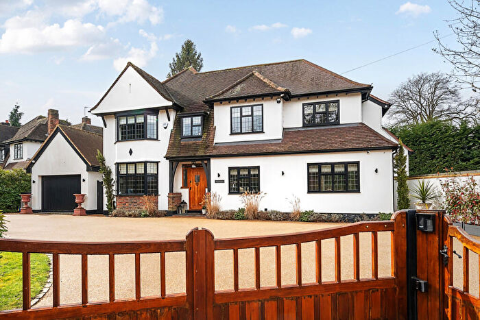 4 Bedroom Detached House For Sale In Chislehurst Road, Petts Wood, Orpington, BR5