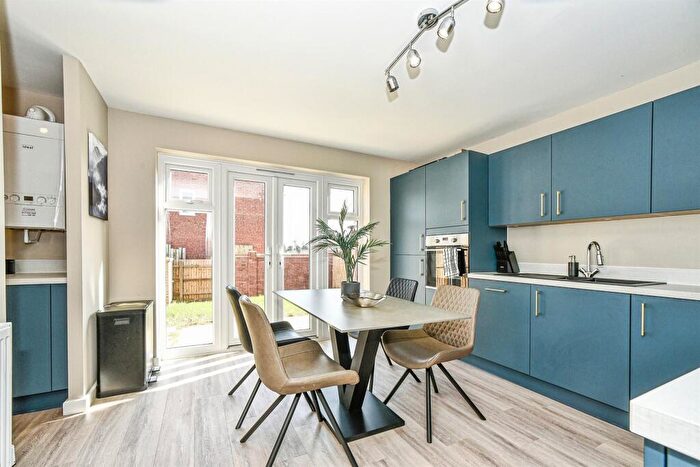 3 Bedroom Semi-Detached House For Sale In Stepp Lane, Faringdon, SN7