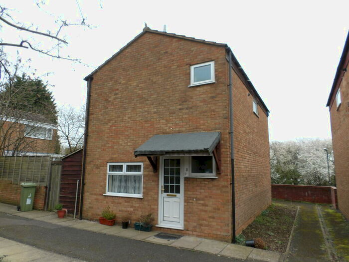 3 Bedroom House To Rent In Abbotsfield, Eaglestone, Milton Keynes, MK6