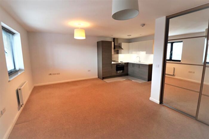1 Bedroom Studio To Rent In Hemingford Court Gartlet Road, Watford, WD17