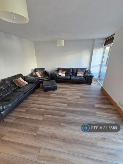 3 Bedroom Terraced House To Rent In Dunston Road, London, SW11