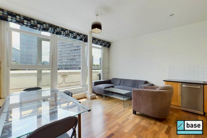 2 Bedroom Flat To Rent In The Apex, Bunhill Row, Clerkenwell, EC1Y