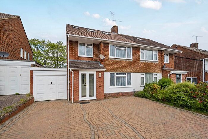 4 Bedroom Semi-Detached House For Sale In Sevenoaks Road, Earley, Reading, RG6