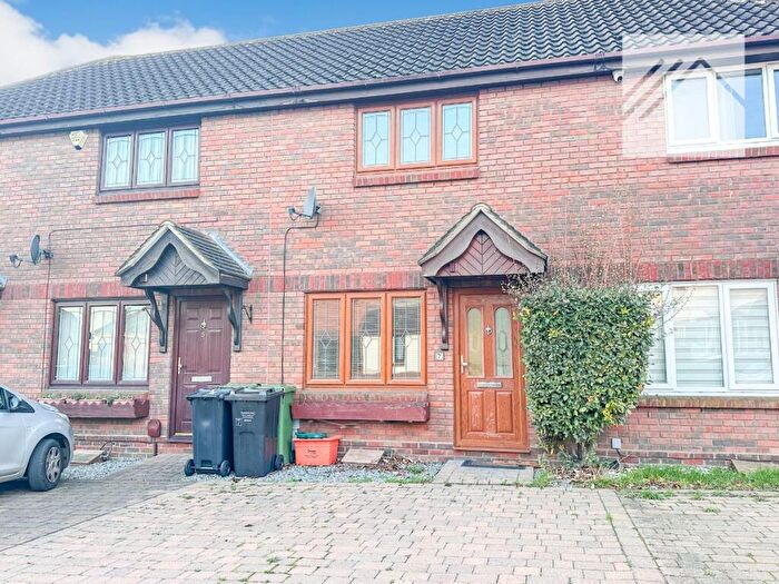 1 Bedroom Terraced House To Rent In Nicholson Grove, Wickford, SS12