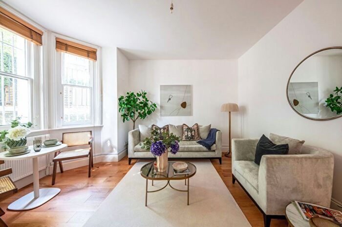 1 Bedroom Flat For Sale In Elgin Crescent, London, W11