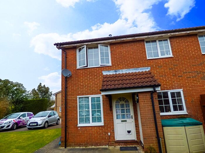 1 Bedroom Terraced House To Rent In Rochford Drive, Luton, LU2