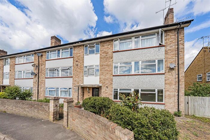 1 Bedroom Apartment For Sale In Dedworth Road, Windsor, SL4
