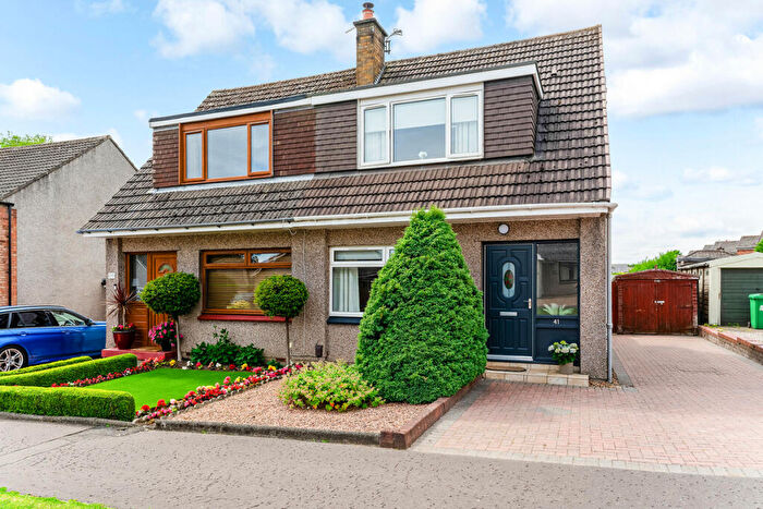 3 Bedroom Semi-Detached House For Sale In Turnberry Drive, Kirkcaldy, KY2