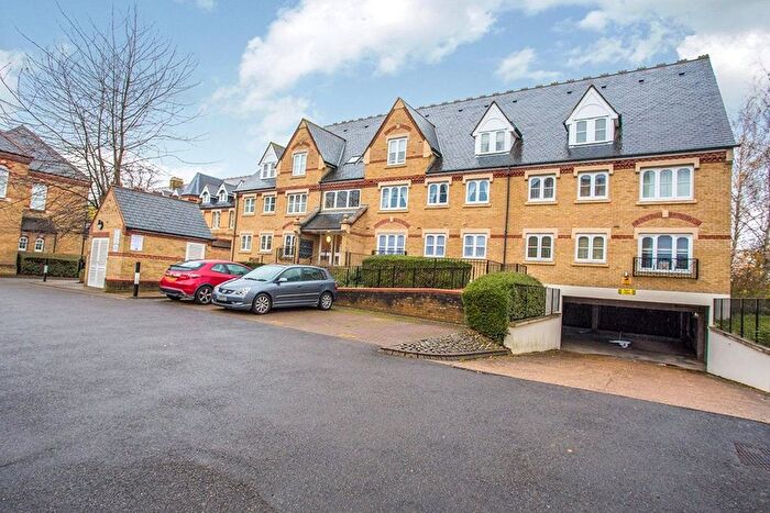 1 Bedroom Flat To Rent In Hallam Close, Watford, Hertfordshire, WD24