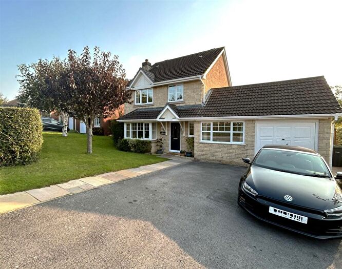 4 Bedroom Detached House To Rent In Lanhill View, Chippenham, SN14