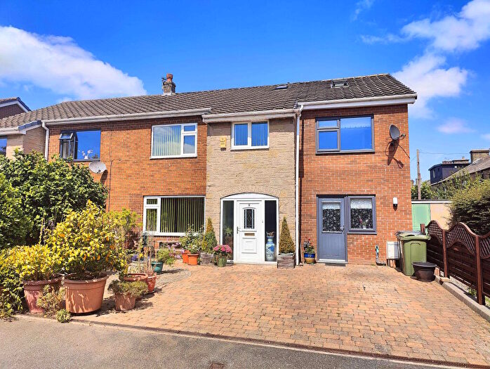 5 Bedroom Semi-Detached House For Sale In Westfield Avenue, Lightcliffe, HX3